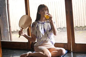 Mùa hè buồn chán ở quê nắc người vợ cạnh nhà thiếu thốn vì lấy chồng yêu già